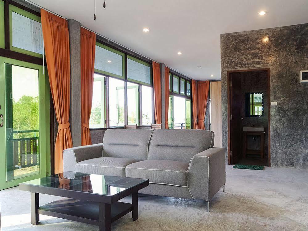 Andaman Lanta Old Town Hotel Koh Lanta Ngoại thất bức ảnh